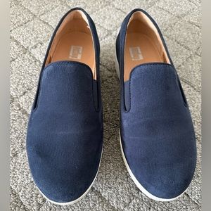Fitflop navy blue shoes in size 6
